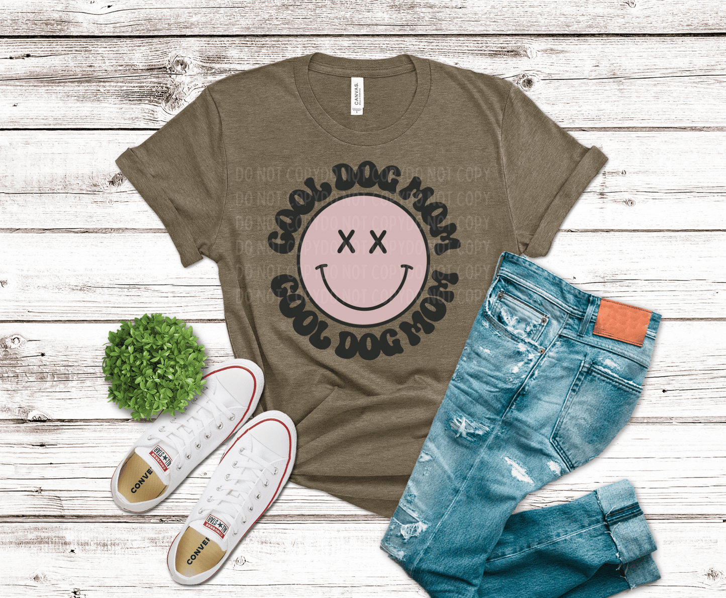 Cool Dog Mom Smiley Face | DTF - Griffin Expressions